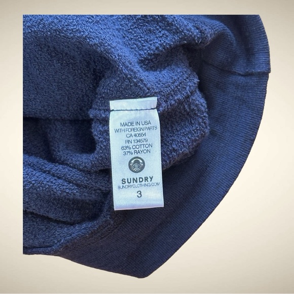 Sundry Neon Rainbow Cuff Raglan
Sweatshirt Size 3 Made in USA - Picture 4 of 5